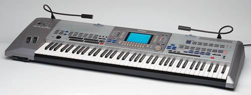 Yamaha 9000 Pro keyboard
